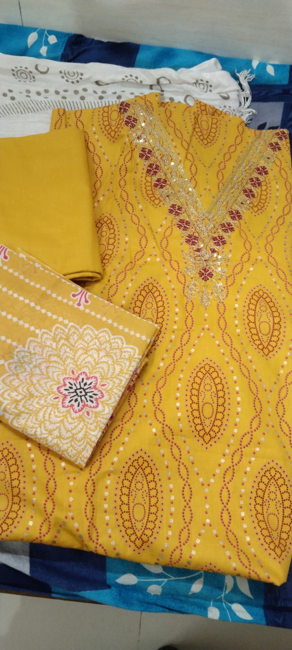 Yellow dress pic